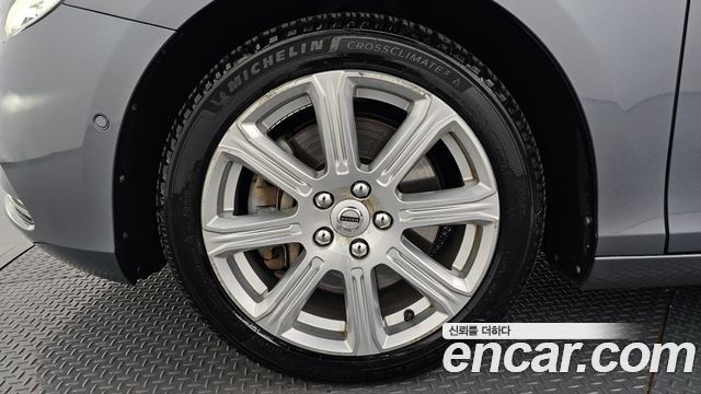 Volvo V40 из Кореи Encar