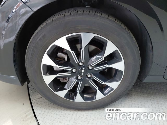 Kia Carnival 9-Seater Prestige — пробег 45 190 км — фото 5 из 5